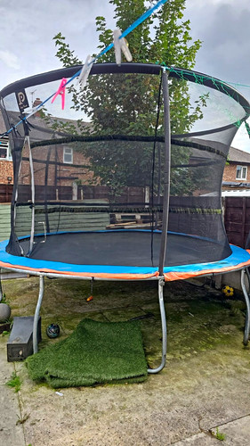 Round outdoor trampoline - round,