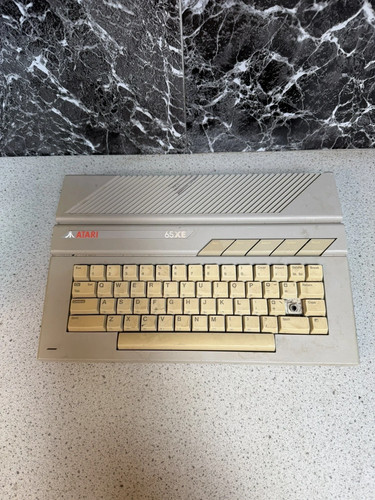 Atari 65xe personal computer - atari,