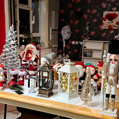 Large christmas decorations - large,
