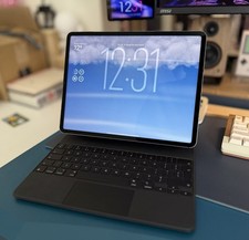 Apple iPad Pro 12.9" 2021 M1 1TB WiFi/Cellular - Space Grey with Accessories