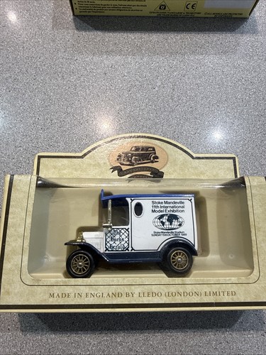 Lledo model ford - lledo, van