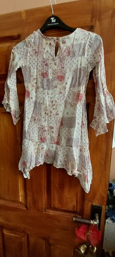 Long sleeved floaty flowery - long-sleeved,