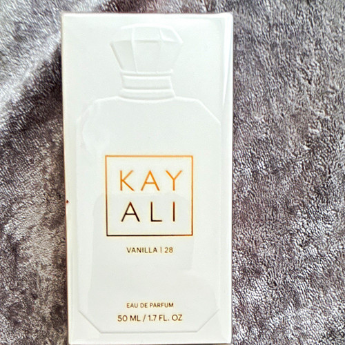 Kayali vanilla eau - kayali,