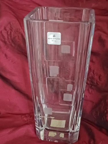 Royal doulton crystal vase - doulton,