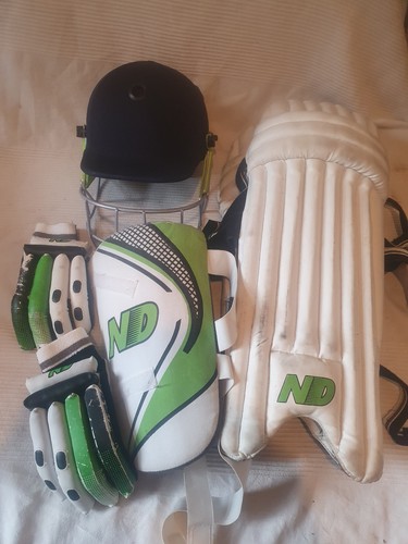 Cricket equipment bundle - equipment,