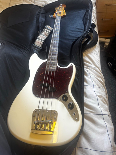 Squier mustang bass - cv,