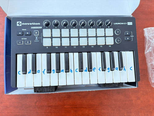 Novation launchkey mini - novation,