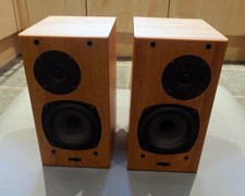 Rega Ara bookshelf speakers, oak veneer - excellent condition
