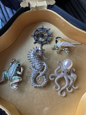 5 Sparkly Brooches Costume Job Lot Bundle , bird, seahorse, frog, octopus, sea 