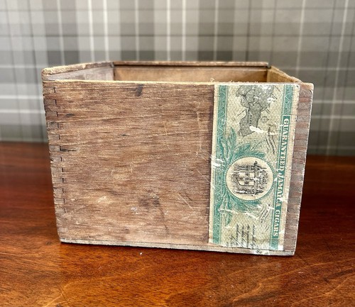Vintage cigar box wooden case - cigar,