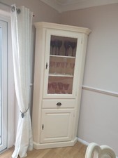 Cream corner display unit used very good condition 80inches H- 20inches D - 35 W