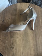 Elegant Platinum Dress Shoes for Women