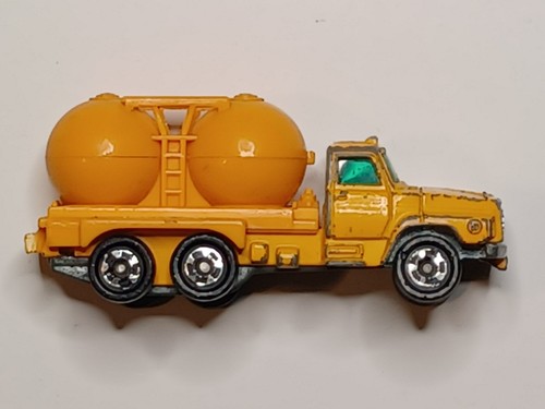 Tomica nissan diesel tank - tomica,