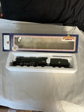 Bachmann 31-557 Class V2 Gresley 60884 2-6-2 in BR lined green New