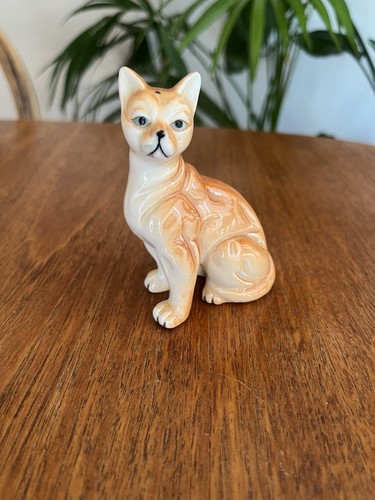 Vintage cat figurine - cat, large