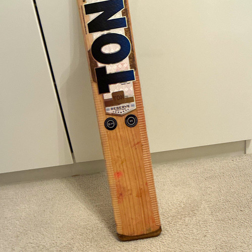 Ton reserve cricket - bat, wooden