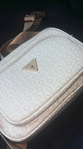 Guess beige monogram make - guess, make-up