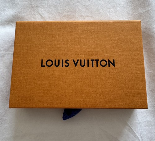 Louis vuitton card holder - louis,