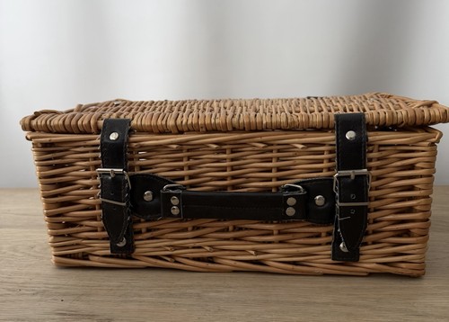 Vintage style wicker picnic - style,