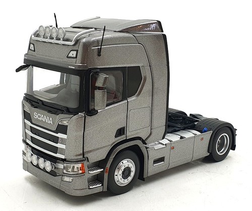 Marge models scale - marge,