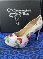 Heel shoes ideal for Men and women extra wide fitting, for increased comfort.