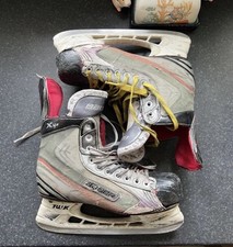 Bauer vapor X4 size 8 fit 2 ice hockey skates / boots - skate guards included