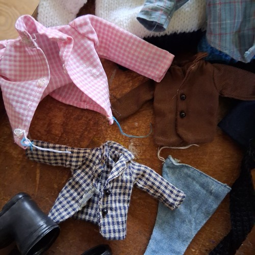 Mixed lot dolls - lot,