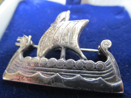 Fine shetland silver brooch - fine,