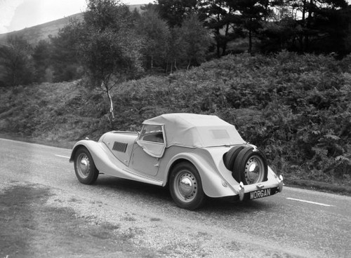 Morgan plus 1954 advertising - 4,
