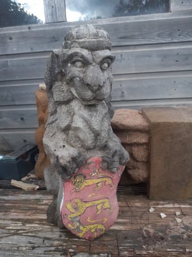 Old lion carving - carving,,
