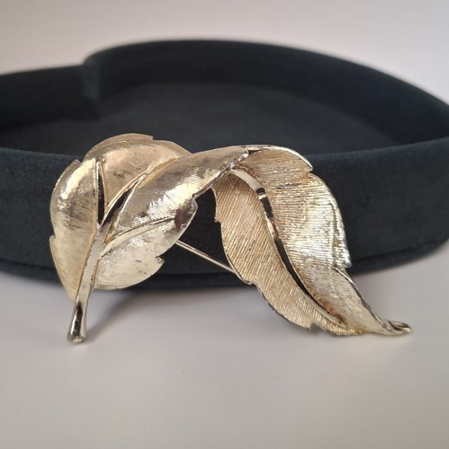 Hollywood gold tone leaf - tone,