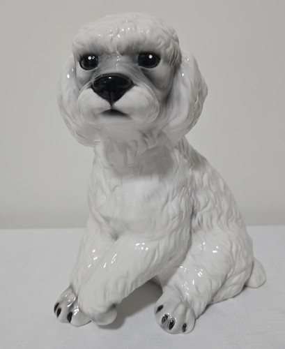 Vintage 1970s sitting - vintage,