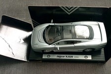 Jaguar XJ220 1992 Silver Diecast Model Car - Maisto Collection 