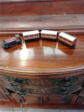 Hornby LMS 16037 electric toy  train engine and 3 carriages 12v