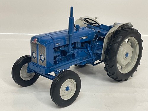 Scale universal hobbies - 1/16,