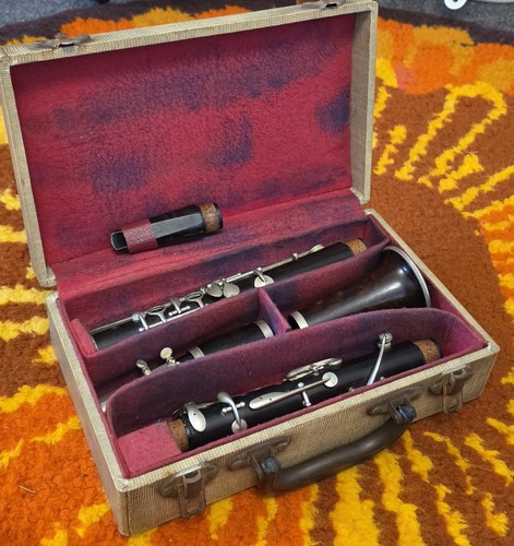 Antique albert clarinet - e,