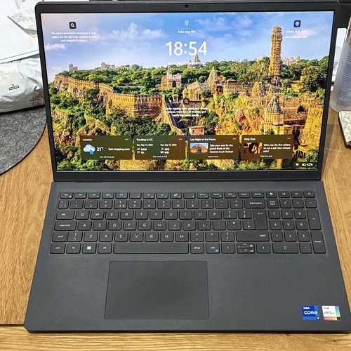 Dell inspiron 3520 laptop - 15,