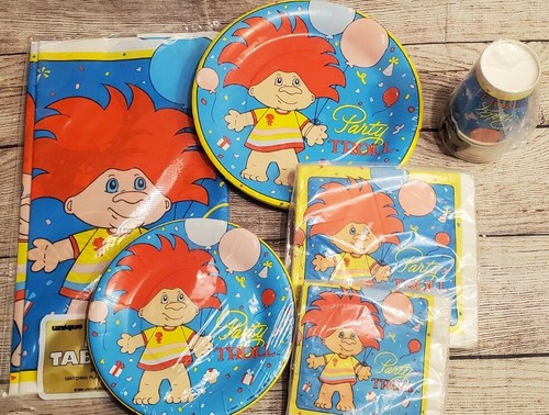 Party trolls new birthday - trolls,