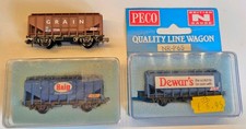 Peco Grain Hoppers x3, Blue