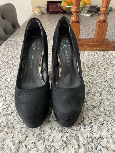 Black high heeled suede shoes - suede,
