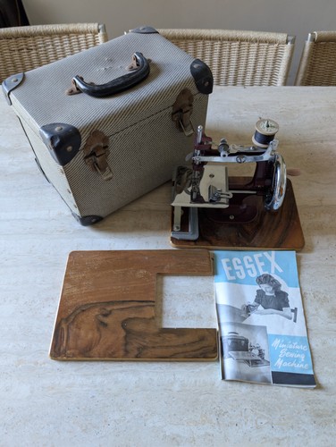 Vintage essex minature - minature, sewing