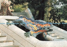 D217863 Barcelona Fountain in the Form of a Lizard Antoni Gaudi Magna Books 1991