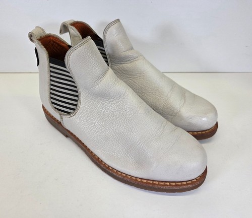Penelope chilvers safari boots - safari,