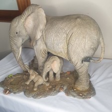 Tuskers Henry Elephants Handcrafted  Limited Edition Of 3000. In Good Condition