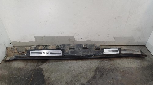 51779801887 moulding under