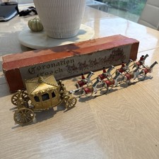 LESNEY QUEEN ELIZABETH II GOLD CORONATION COACH AND HORSES IN ORIGINAL BOX 1953