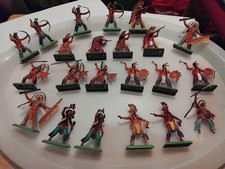 Britains Deetail 1:32 American Indians x 22 Vintage Painted Plastic Weapons Miss