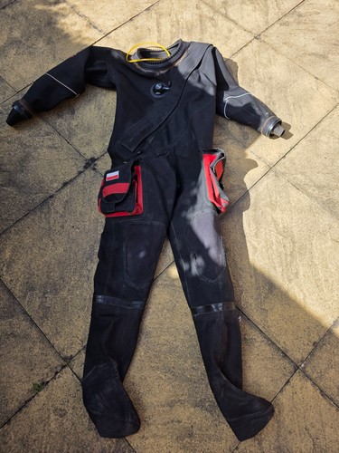 Dry suit