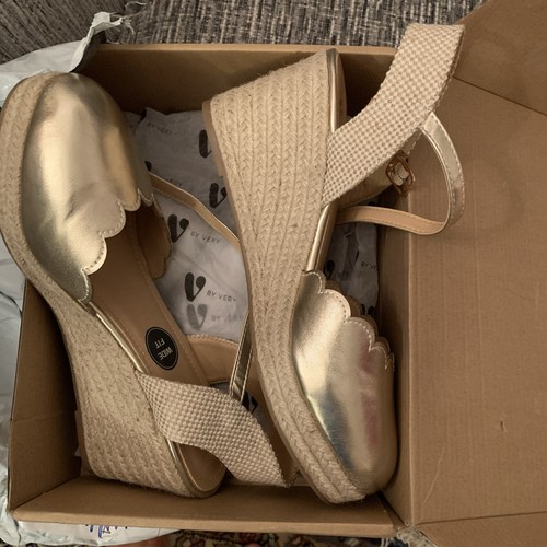 Ladies gold wedge full toe - gold,