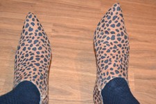 LARGE VERY SEXY LEOPARD PRINT KITTEN HEEL ANKLE BOOTS MISTRESS DOMINA CD/TV